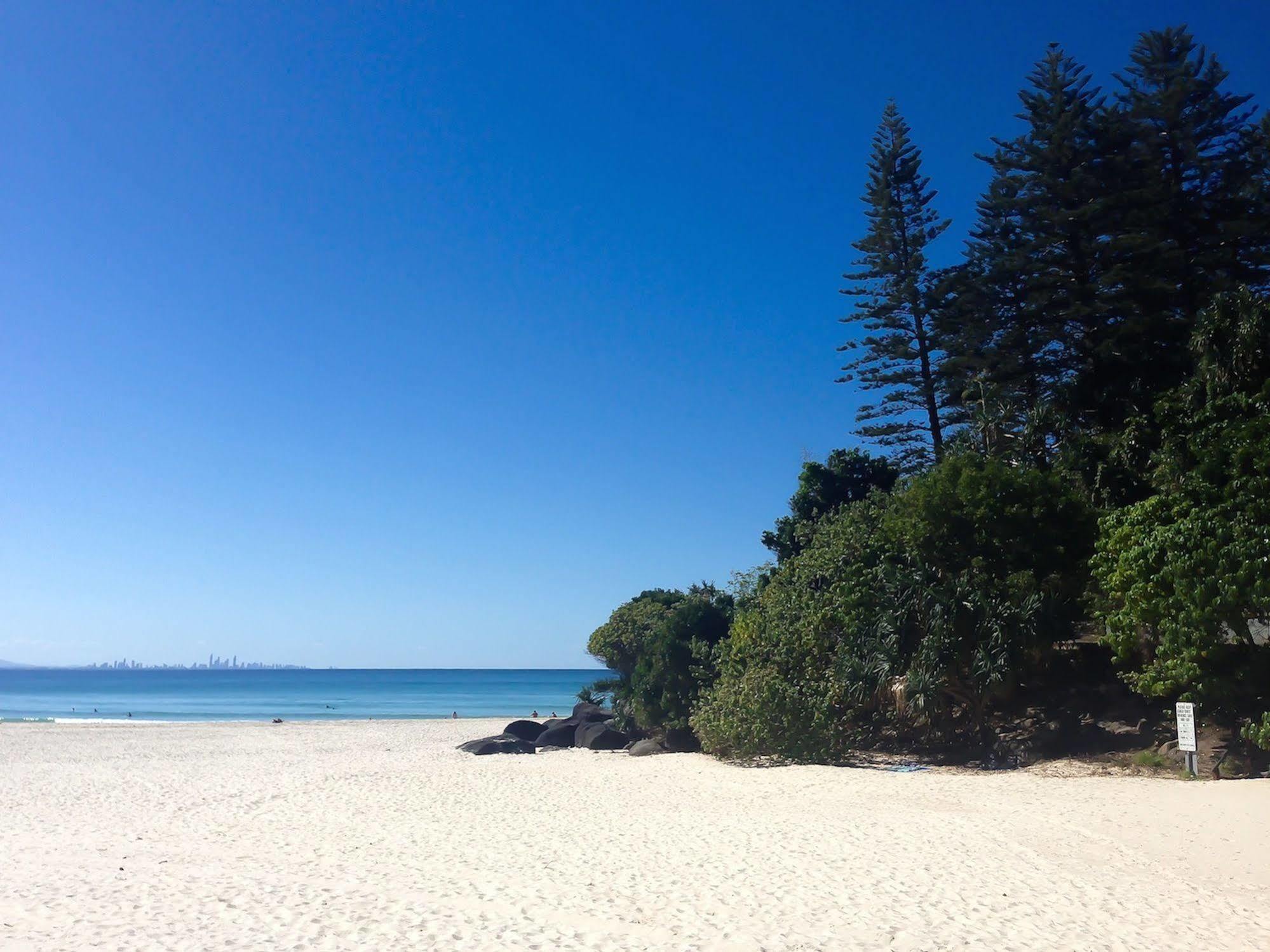 Komune Resort And Beach Club Greenmount Beach Coolangatta Buitenkant foto